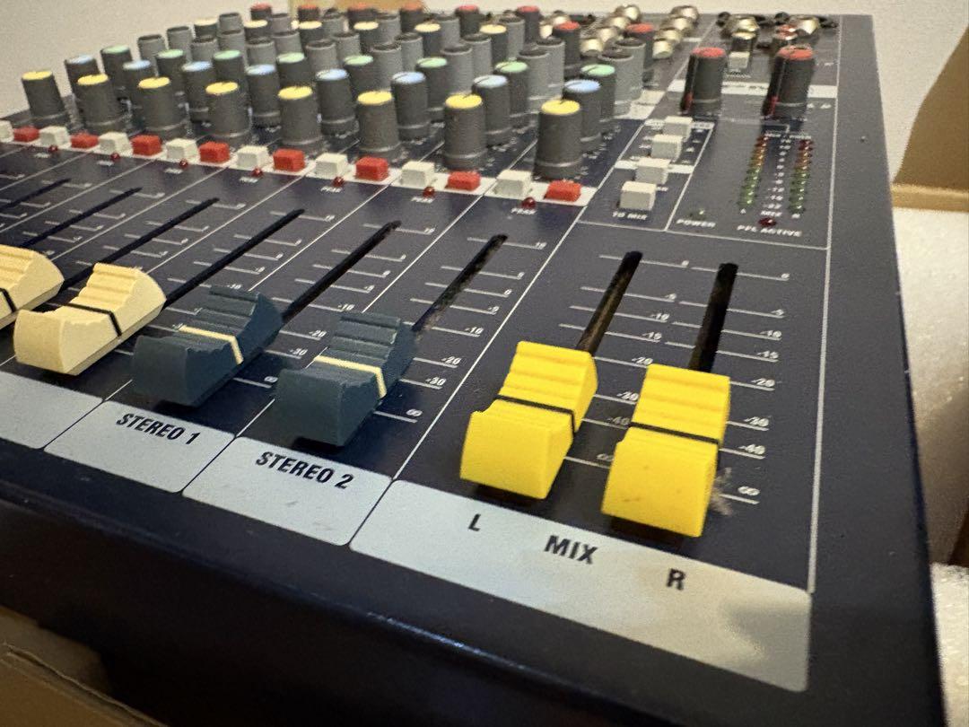 Soundcraft EPM 6 アナログミキサー