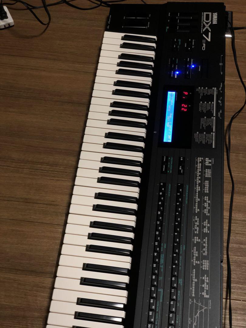 YAMAHA DX7 セミハードケース付き