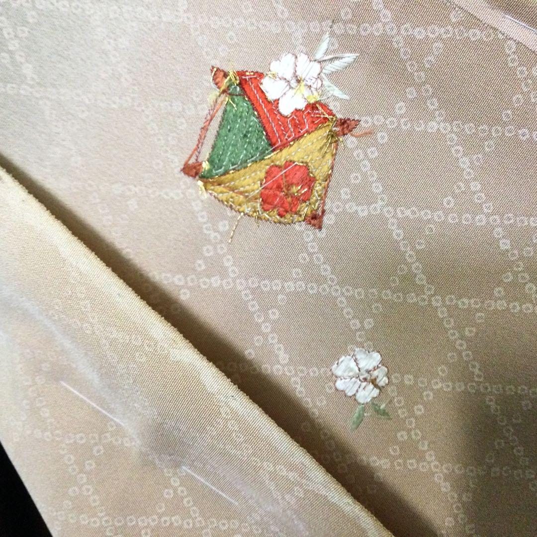 縫い取り訪問着です品の良い縫いの上品の良い未仕立てです新品てす。