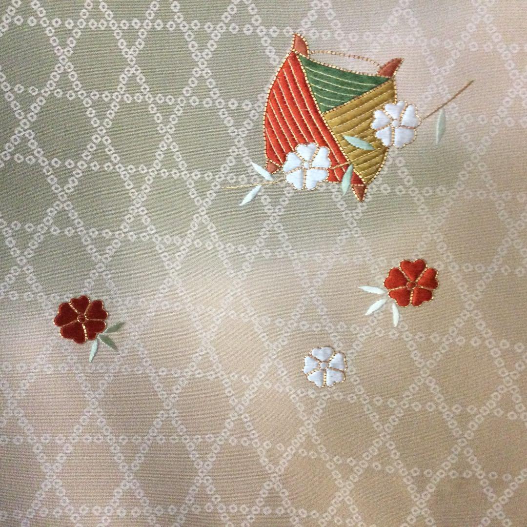 縫い取り訪問着です品の良い縫いの上品の良い未仕立てです新品てす。