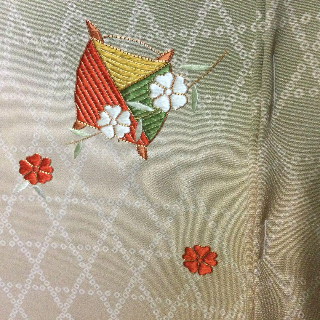 縫い取り訪問着です品の良い縫いの上品の良い未仕立てです新品てす。