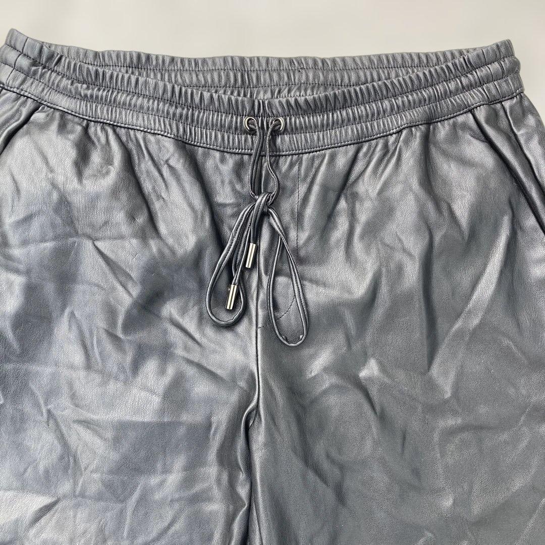 フェイクレザー ブラック