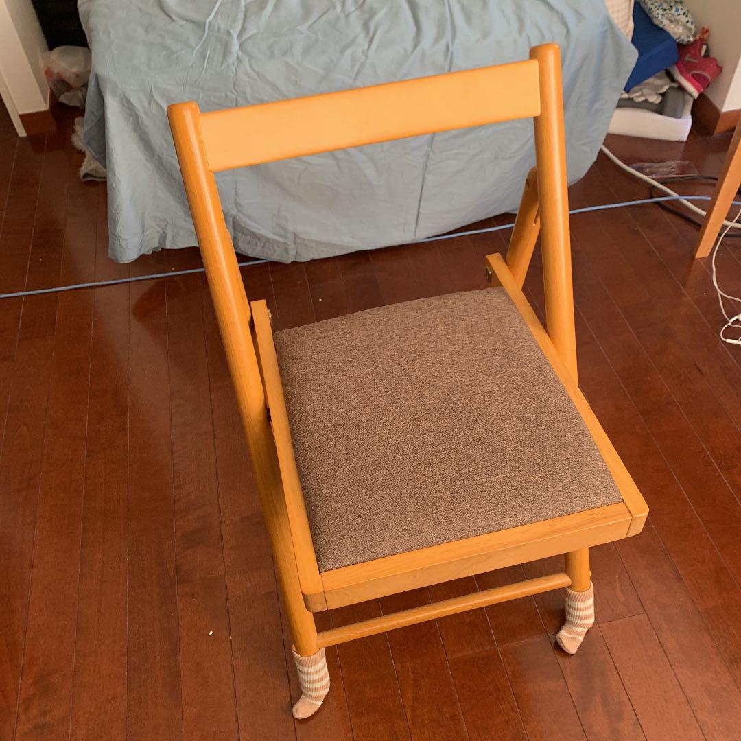 Wooden foldable chair