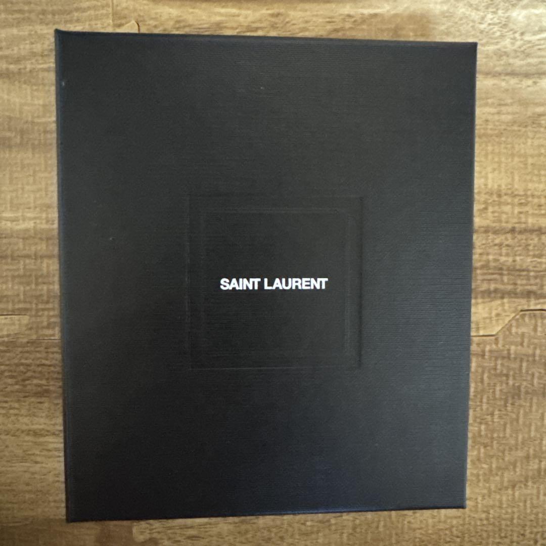 SAINT LAURENT ブラックレザー二つ折り財布