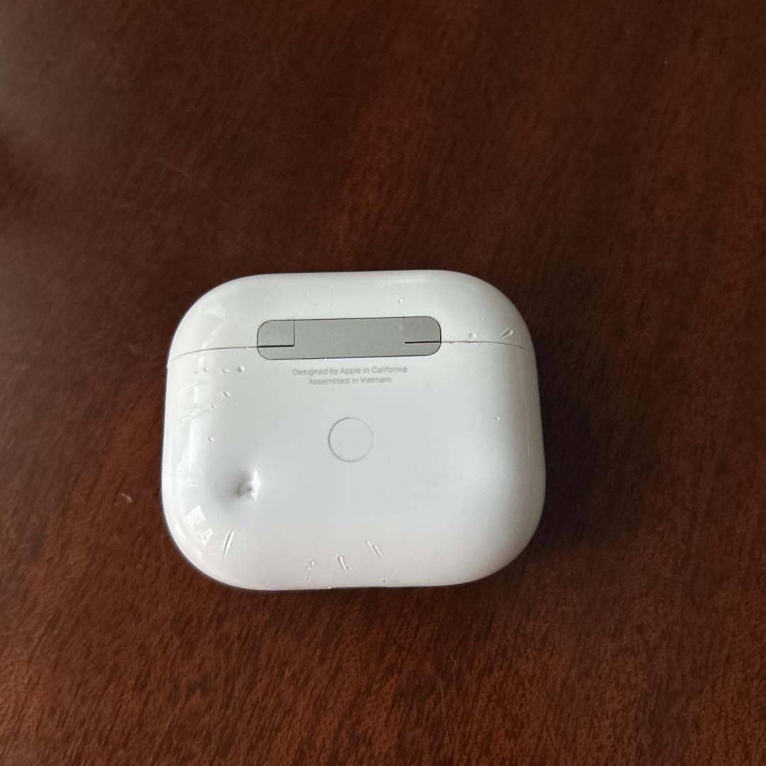 AirPods本体 充電ケース付き　第3世代