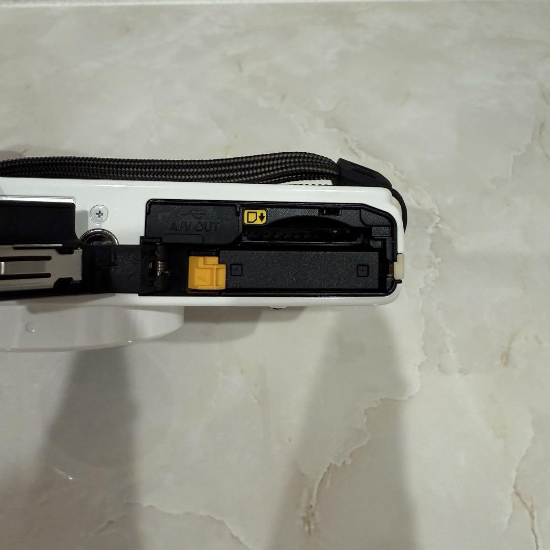 ニコン クールピクスP310 コンパクトデジタルカメラ ホワイト