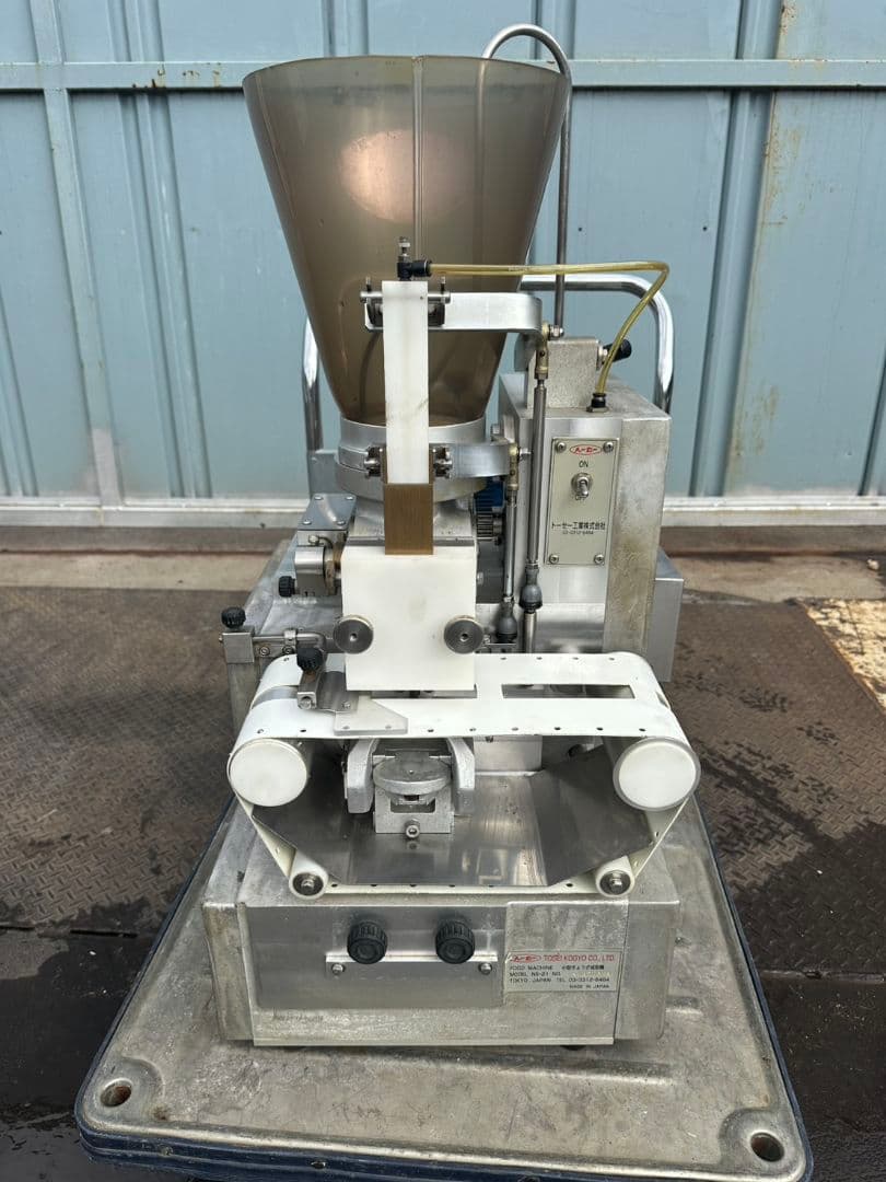 トーセー工業卓上型餃子成形機 NS-21 使用頻度小目立った傷や汚れなし