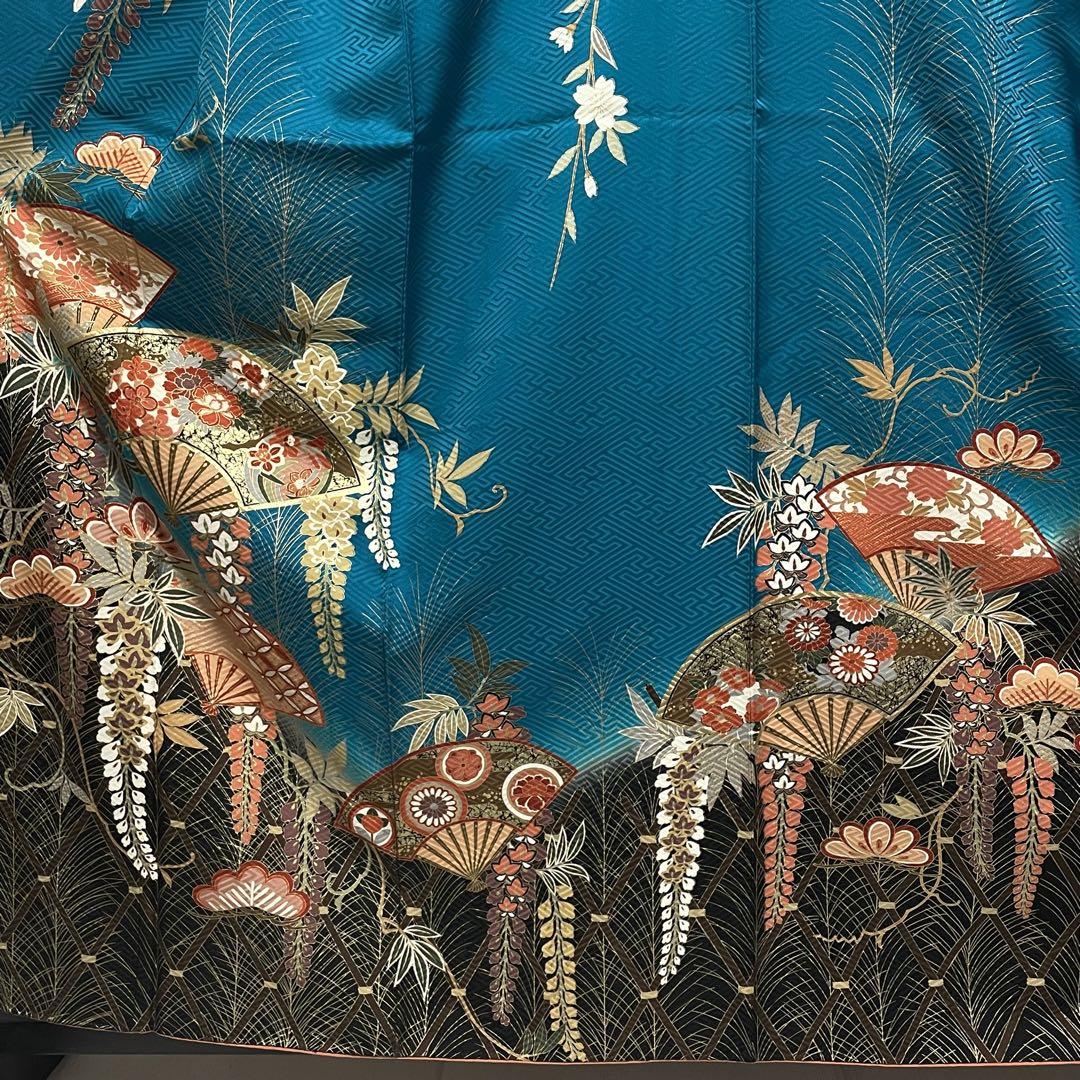 美品 振袖 お姫様に花文様 日本刺繍 正絹 着物 緑色帯びた辛子色 美品 振袖 お姫様に花文様 日本刺繍 正絹 着物 緑色帯びた辛子色