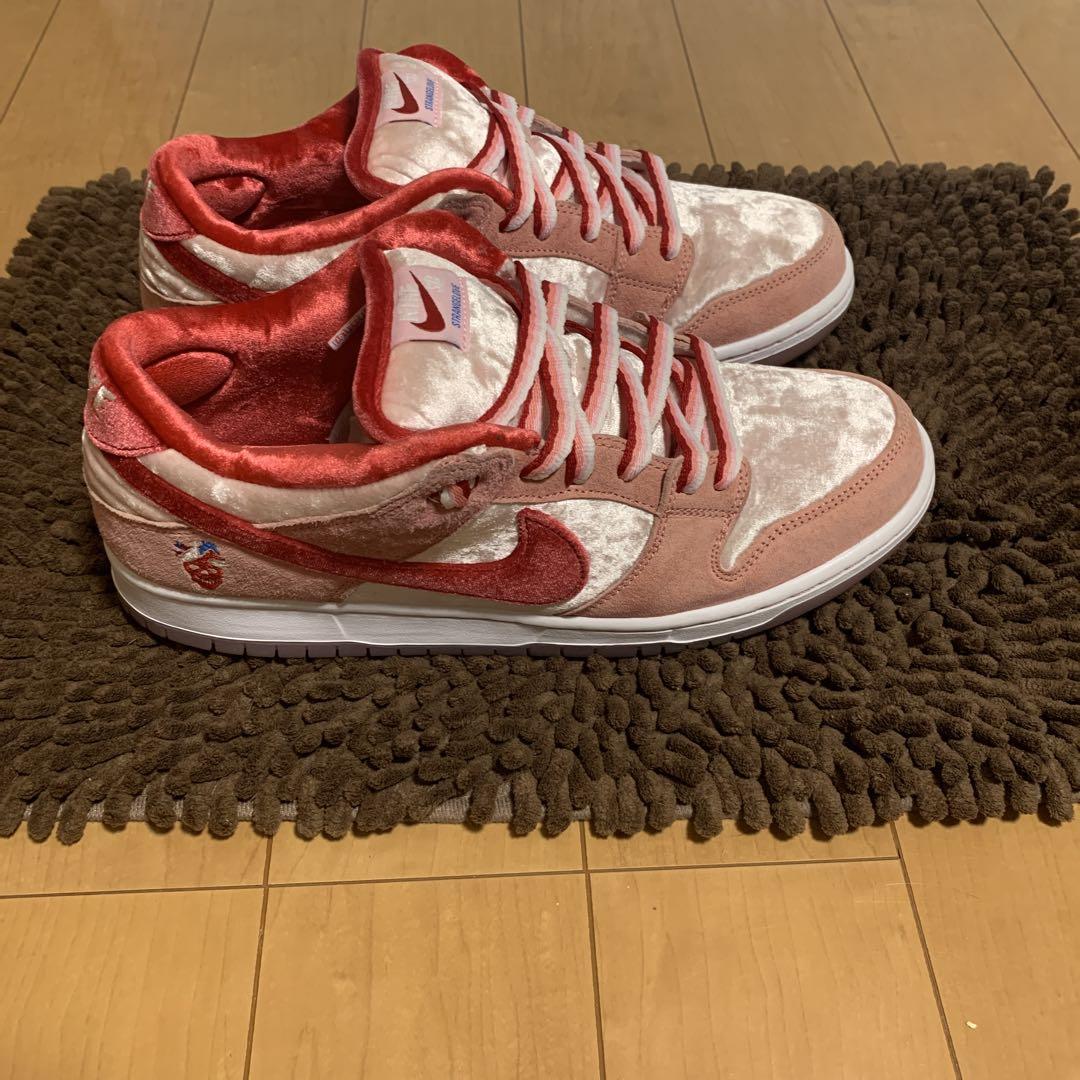 NIKE SB Dunk Low ストレンジラブ
