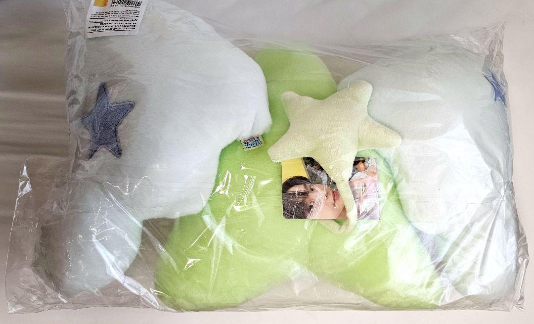 WICHU クッション トレカ リク 公式品　ウィチュ