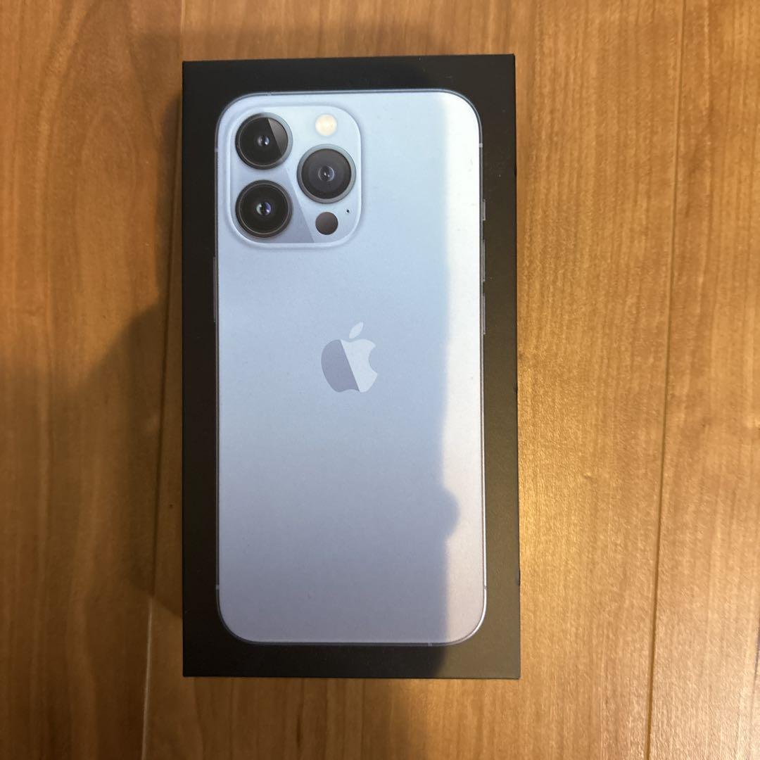 iPhone 13 Pro 256GB シエラブルー　マグネット対応ケース付