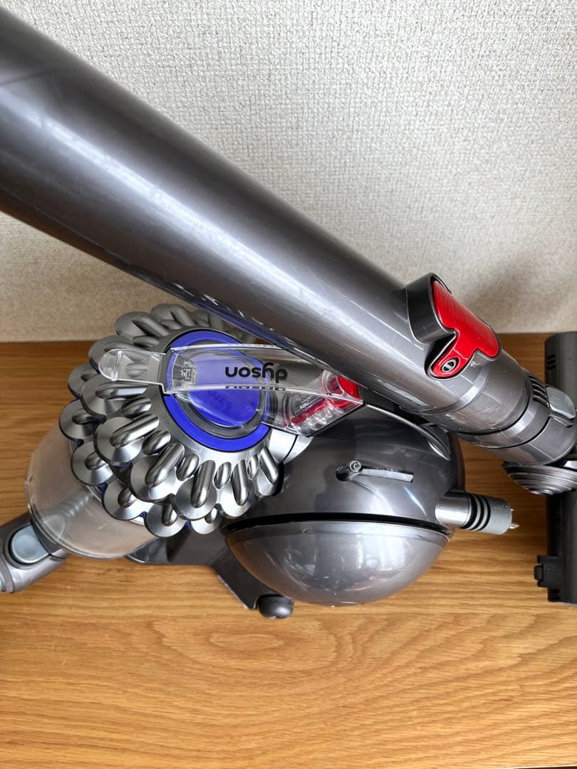 ダイソン 電気掃除機 DC63 【消毒/清掃/動作確認済】 ダイソン 電気掃除機 DC63 【消毒/清掃/動作確認済】