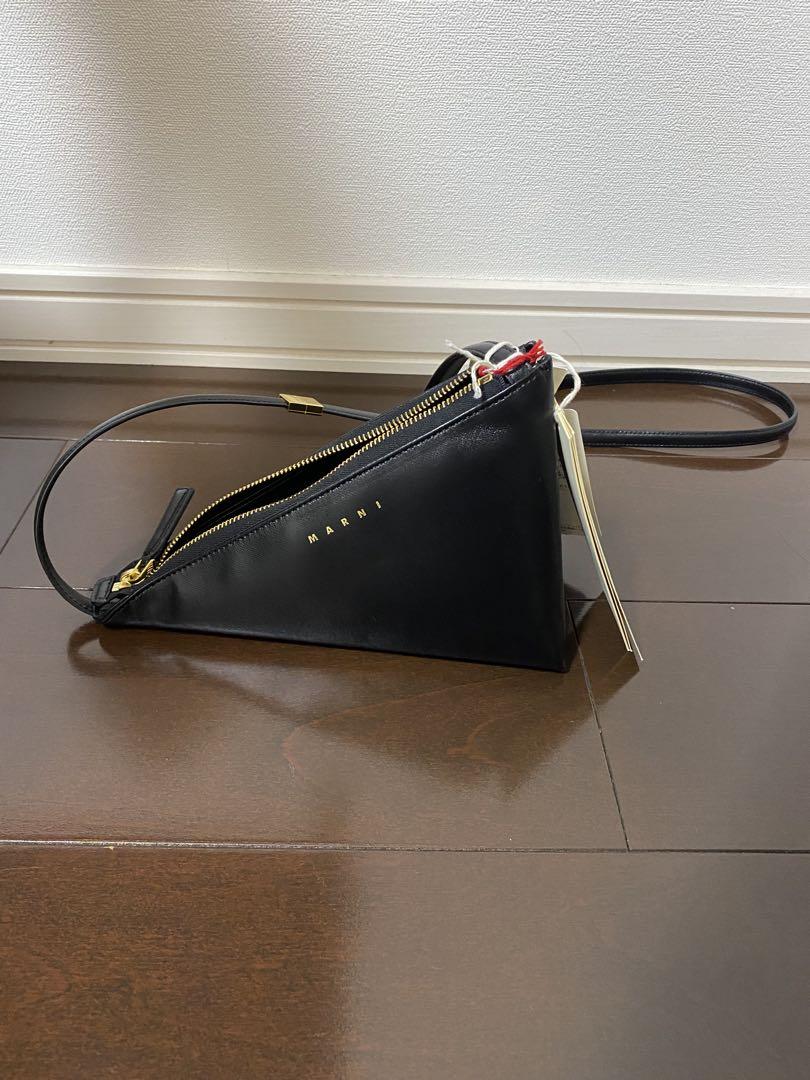 MARNI ブラック 三角形ショルダーバッグ
