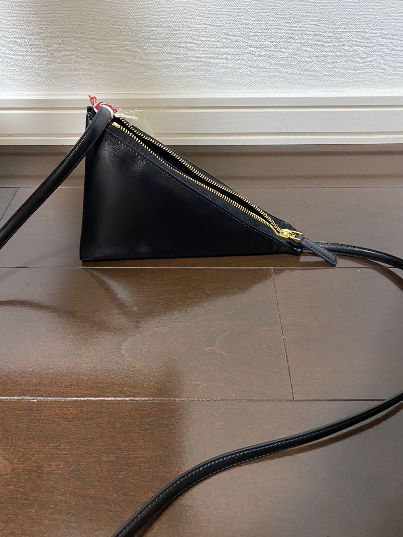 MARNI ブラック 三角形ショルダーバッグ