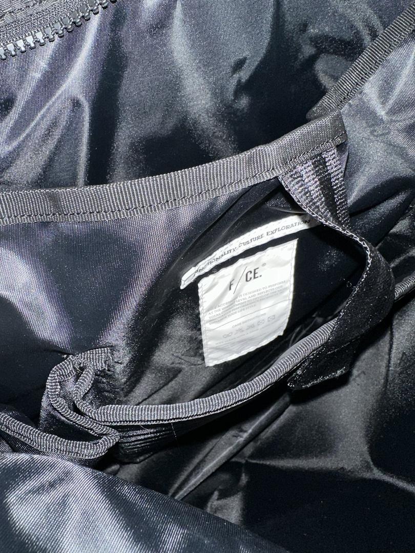 バッグ F/CE. LIGHTWEIGHT COURIER SHOULDER BAG