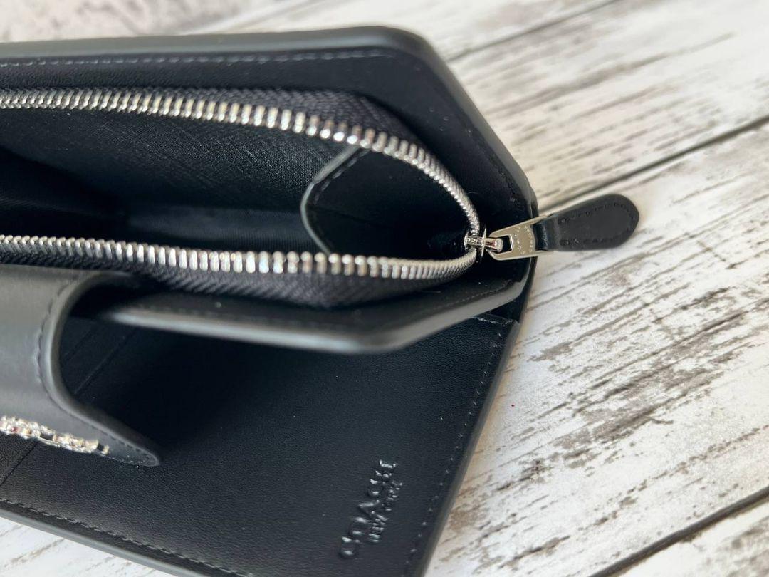 あなたにおすすめの商品 COACH 二つ折り財布 小物新しい - 白黒斑点模様 小物
