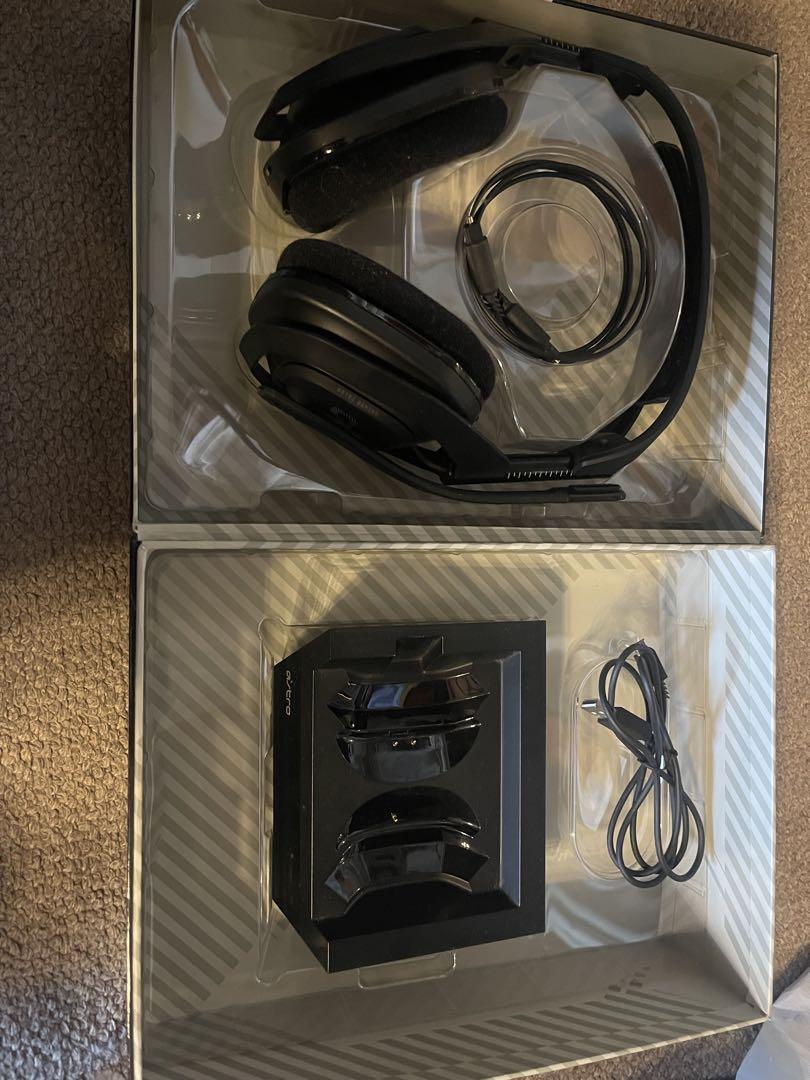 ASTRO A50 ワイヤレスヘッドセット + ベースステーション