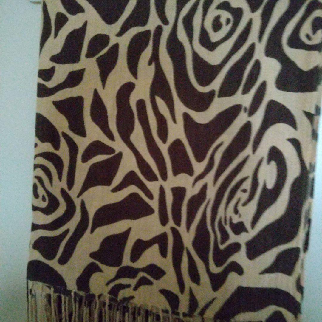 この時期だからお安くお譲りします!ショール - 通販 - guianegro.com.br