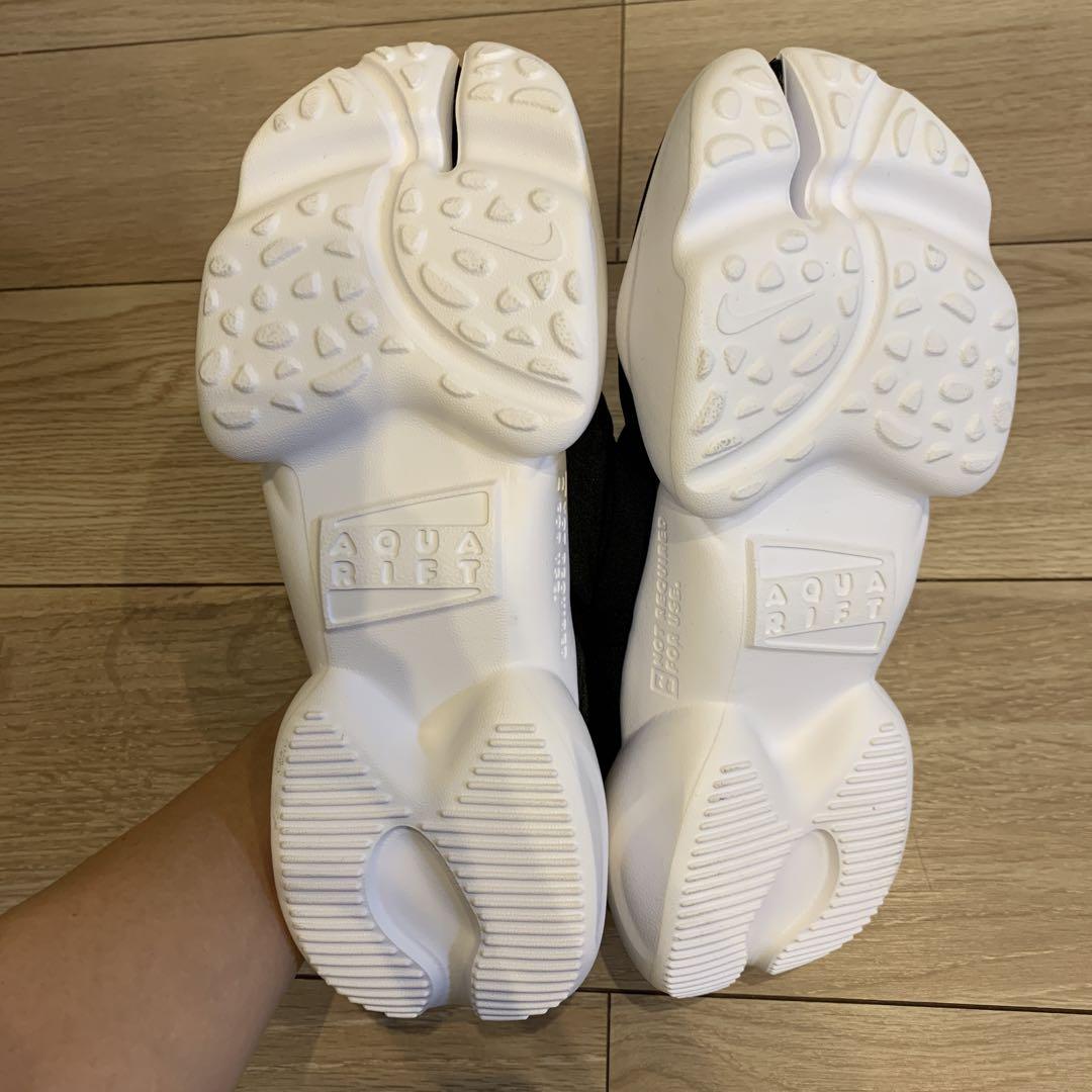 最安価格 試し履きのみ未使用品NIKE アクアリフト 25センチ 靴