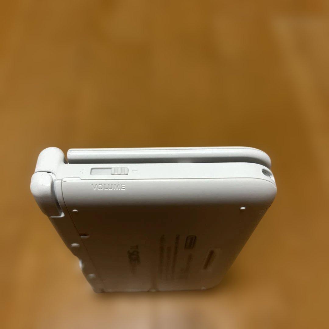 ニンテンドー3DSLL 新品同等　キズ、汚れ無し 超激レア　その日発送します