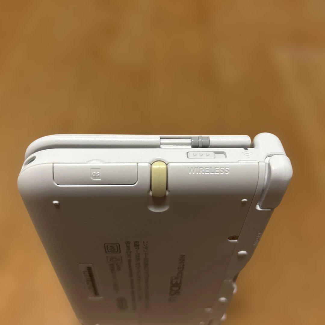 ニンテンドー3DSLL 新品同等　キズ、汚れ無し 超激レア　その日発送します