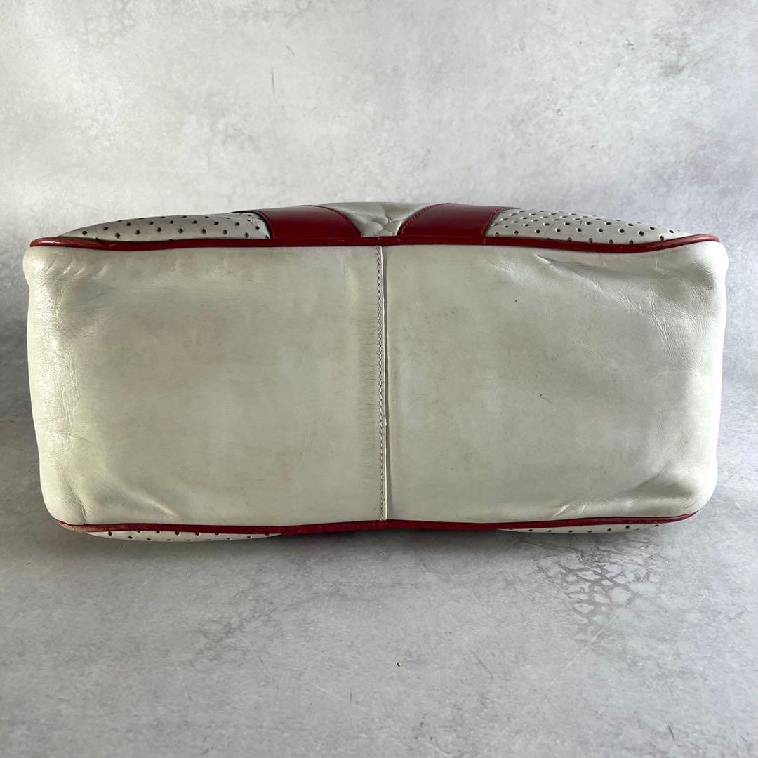 ✟ PRADA
