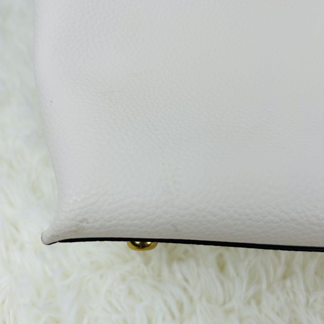 【美品】COACHウィロウ トート 白　ターンロック　A4可　C0691