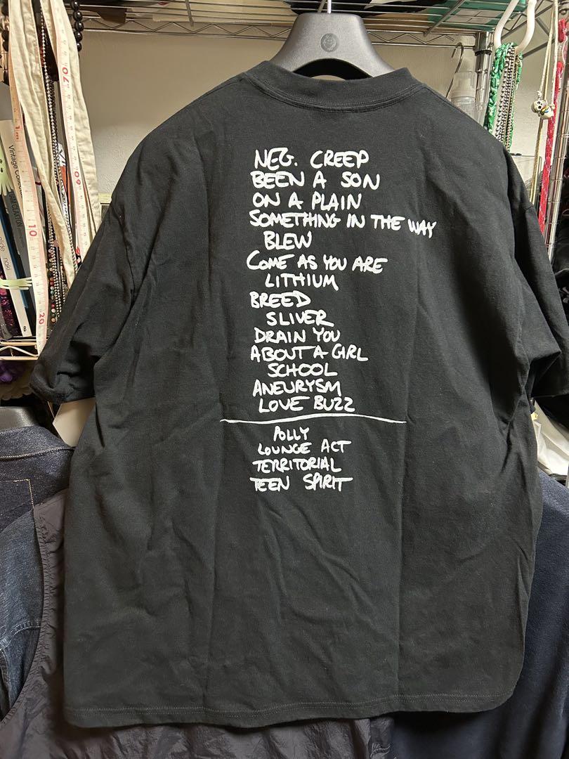 カードコバーングラフィックTシャツ