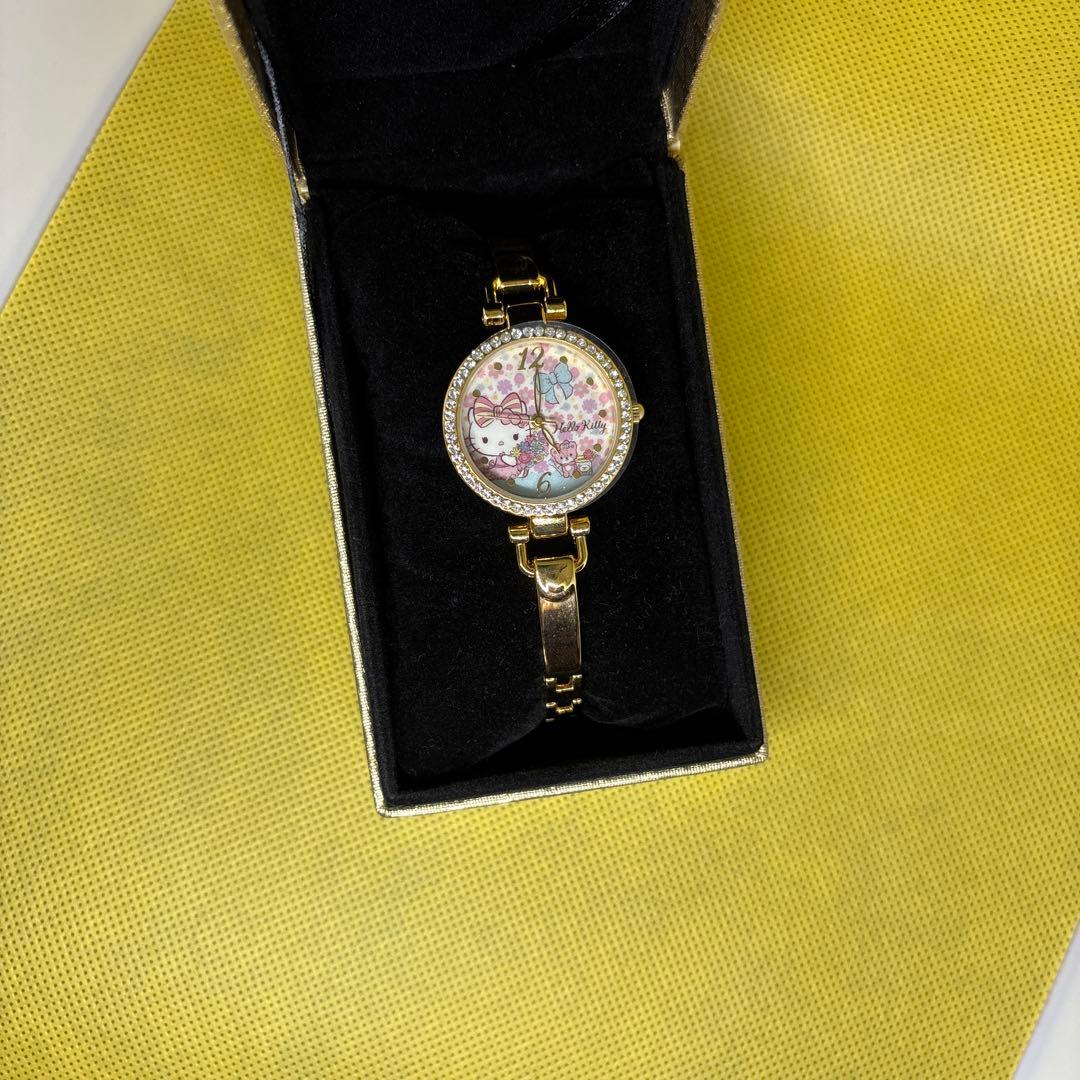 ゴールドキャラクター時計HELLO KITTY