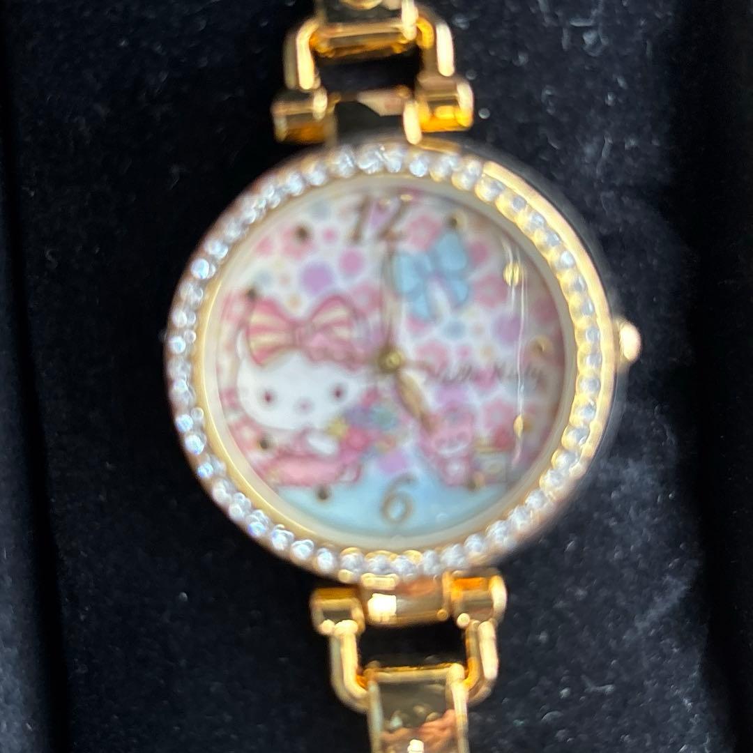 ゴールドキャラクター時計HELLO KITTY