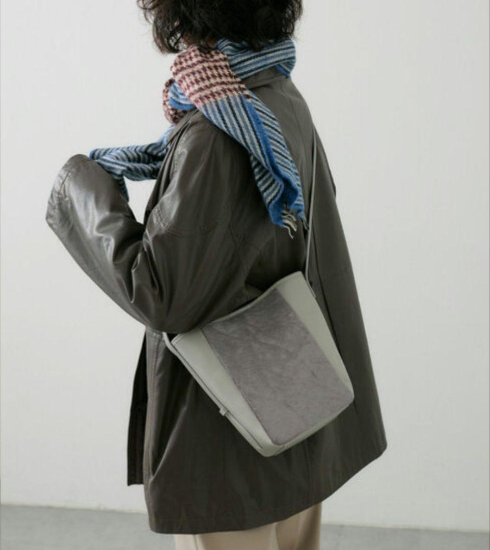 新品☆未使用☆イアパピヨネ☆カウファーショルダーバッグ☆本革☆軽量☆