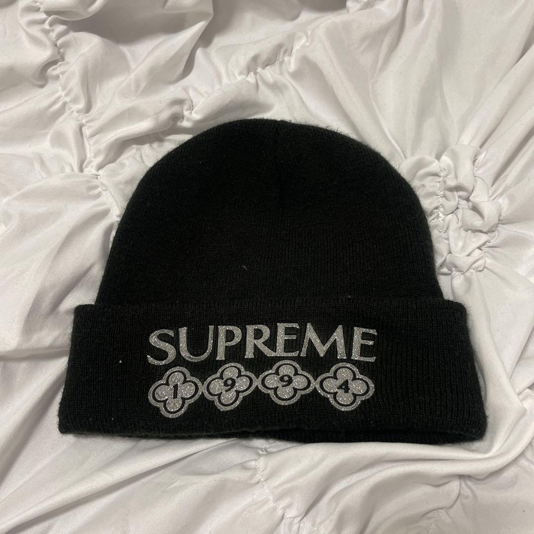 supreme ビーニー　glitterロゴ