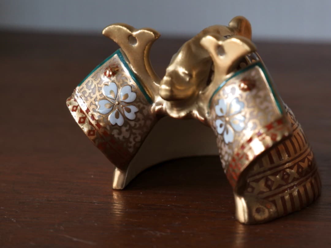 清閑寺窯 杉田祥平 色絵 兜 蓋置 陶磁工芸 箱付 茶道具 Q2141 2025