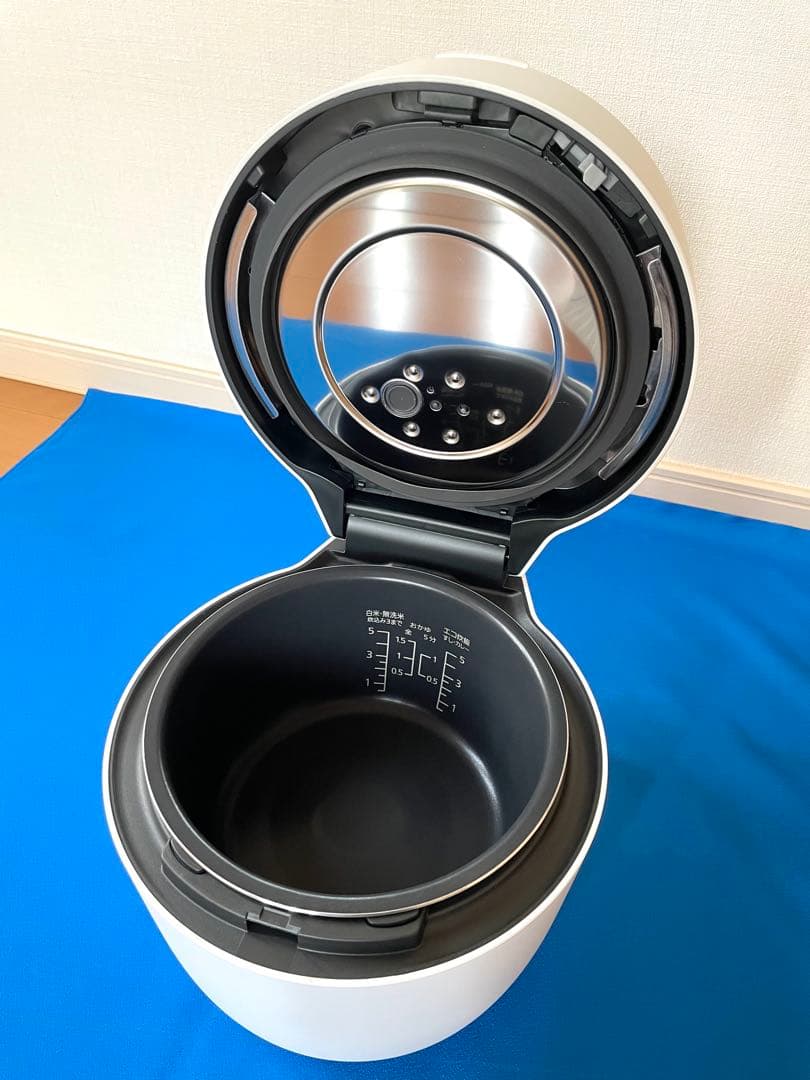 美品 パナソニック 炊飯器5合 圧力IH SR-R10B-W ホワイト 美品 パナソニック 炊飯器5合 圧力IH SR-R10B-W ホワイト