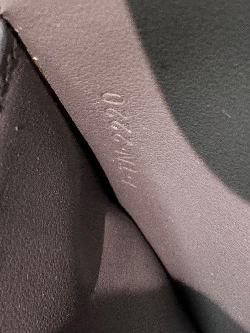 本日限定価格　CELINE セリーヌ　スモール トリフォールドウォレット グレー