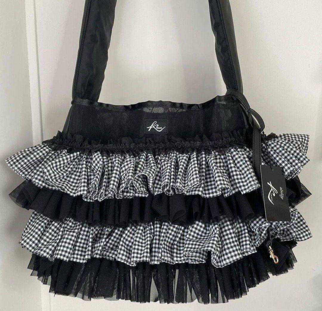 k.graceのスリングバッグ