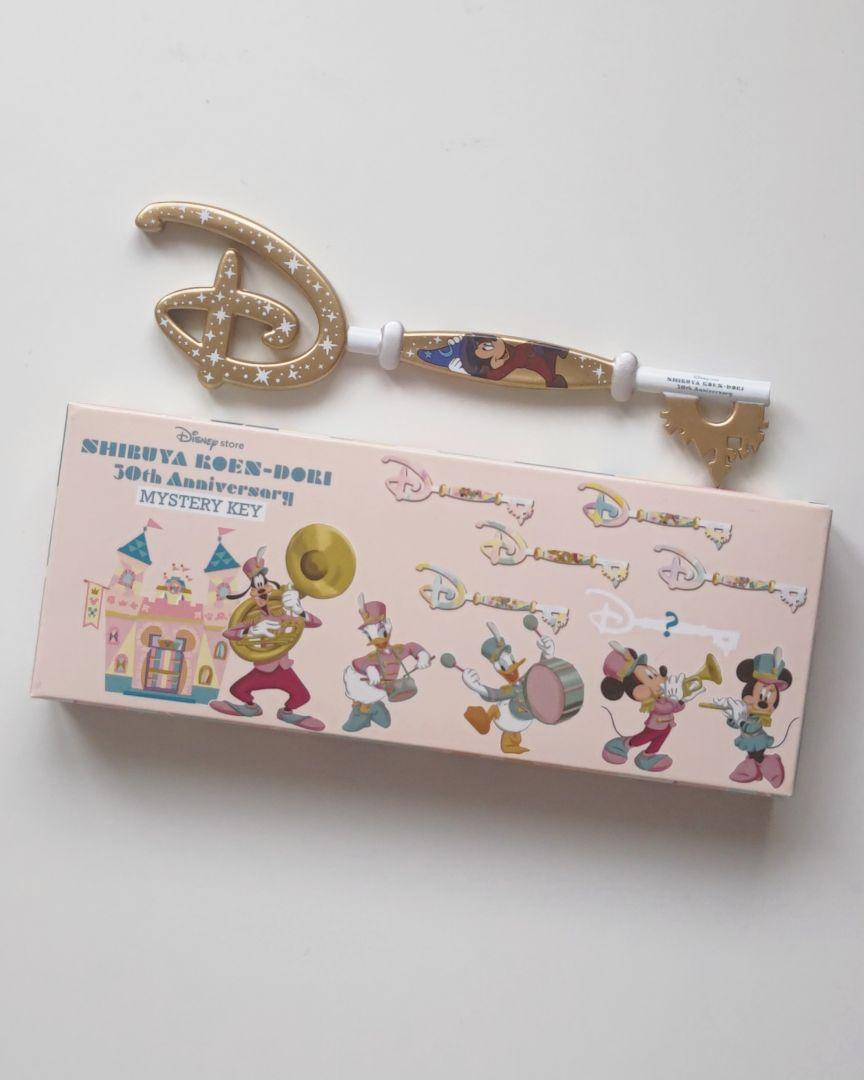 ディズニーストア 渋谷公園通り30周年 コレクタブルキー - メルカリ