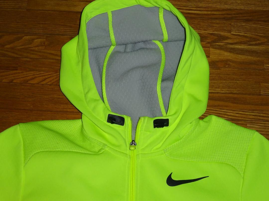 美品 NIKE ナイキ スポーツ／レジャー パーカー Ｓサイズ　カラー：イエロー