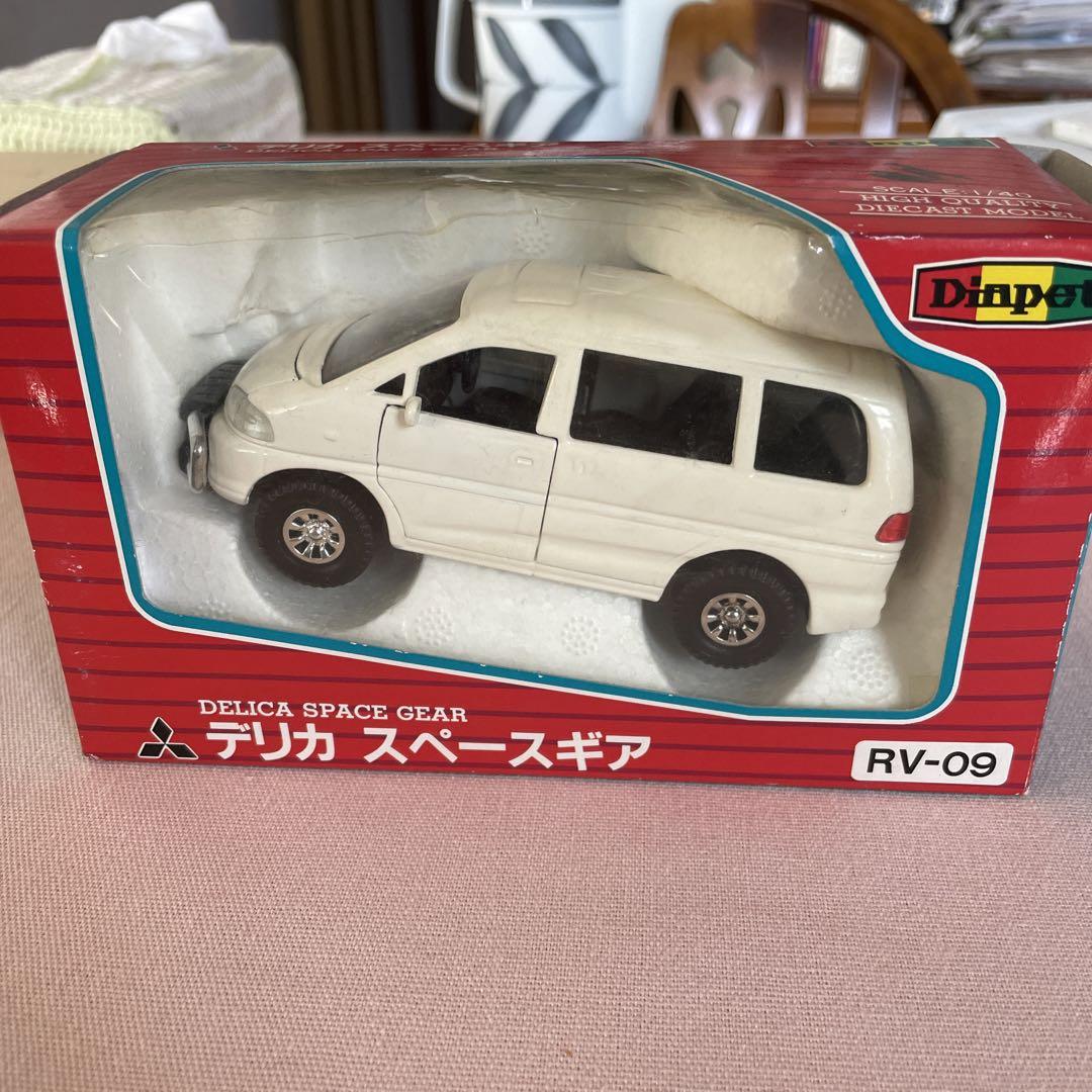三菱　デリカスペースギア　トミカサイズミニカー Amazon | トミカ №34 三菱 デリカD:5 (箱) | ミニカー・ダイ