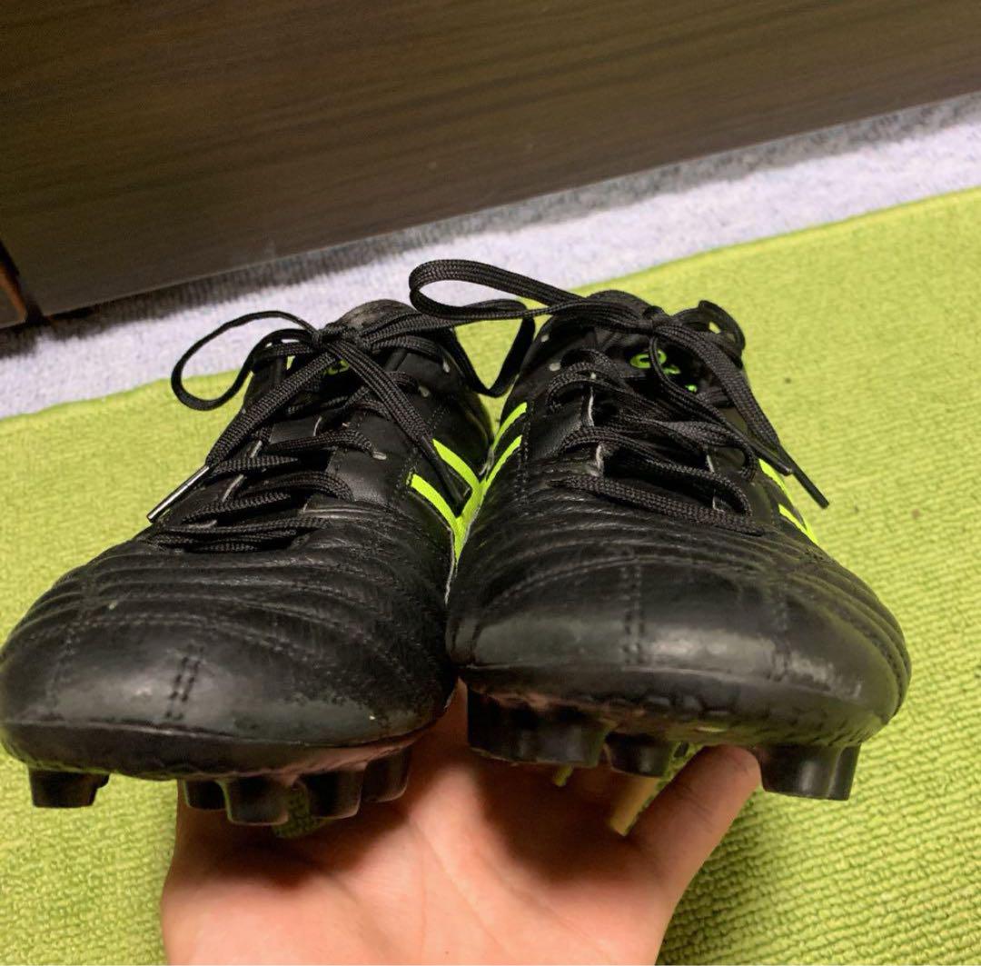 サッカースパイク　アシックス