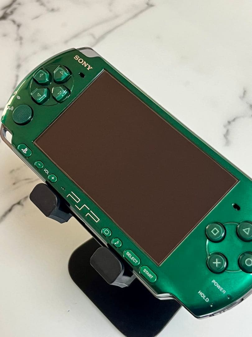 美品 レア。PSP-3000 スピリテッド・グリーン。 美品 レア。PSP-3000 スピリテッド・グリーン。