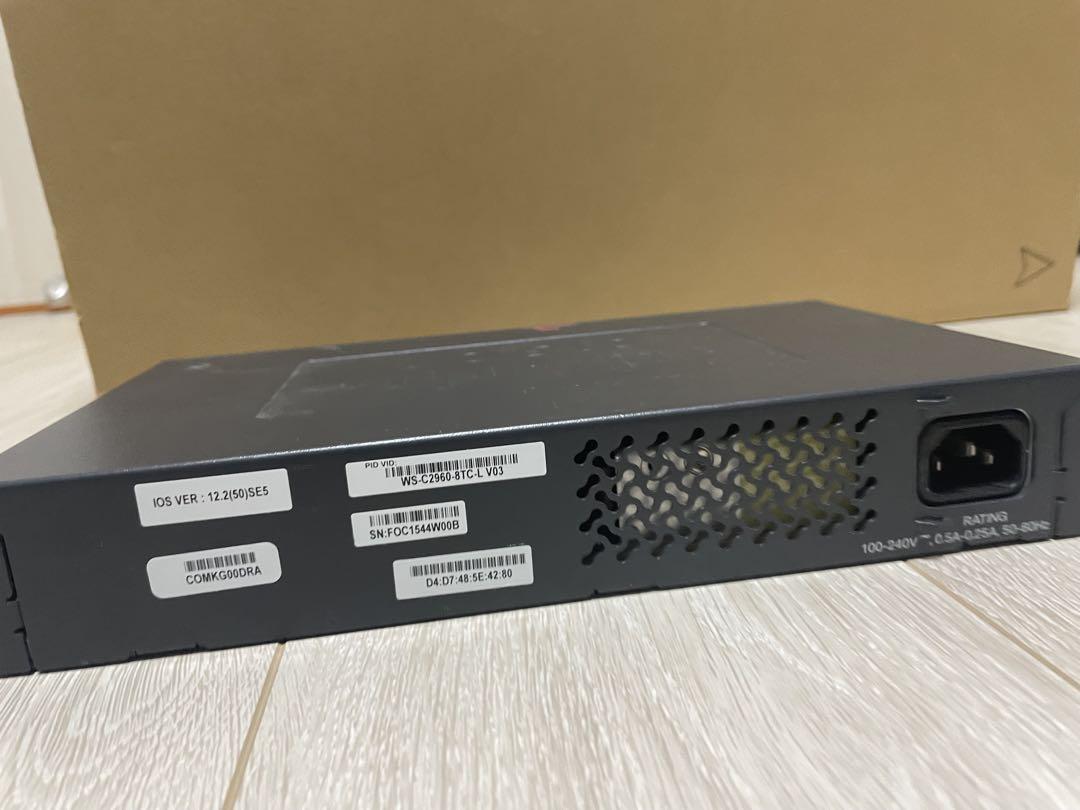 Cisco Catalyst 2960 （WS-C2960-8TC-L) 中古品