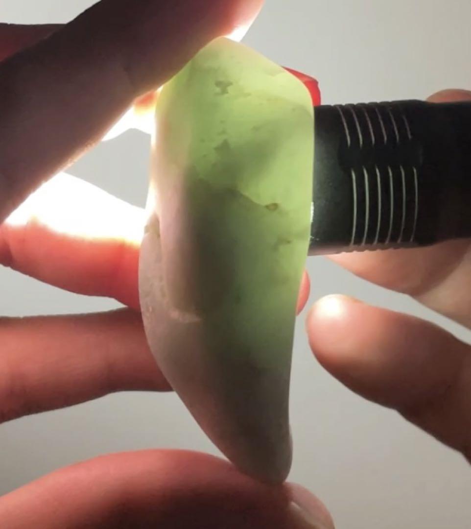 糸魚川翡翠 ヒスイ 原石 66g 緑×白