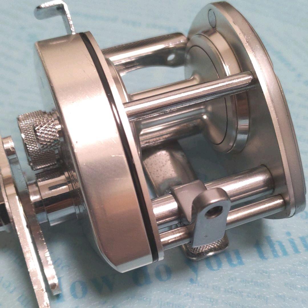 好評特価 ビンテージ シマノ バンタム200 ベイトリール 右巻き 美品 p2T6r-m41883729173 人気SALE100%新品