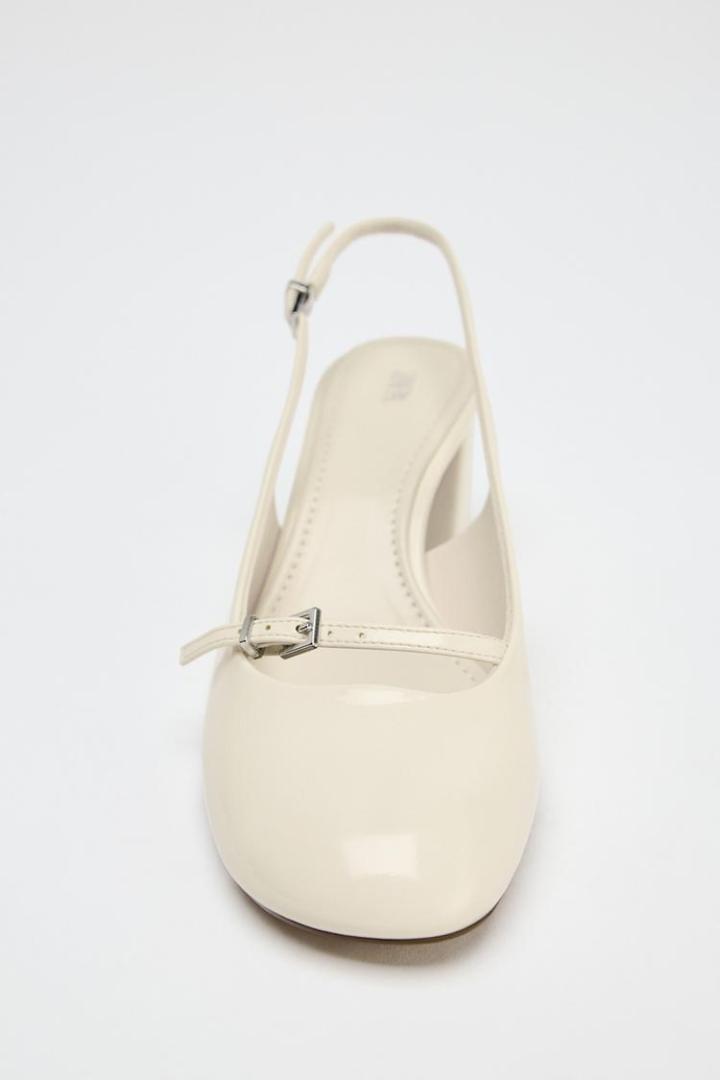 新品　ZARA バックル付きミュール　36　今季商品 新品 ZARA バックル付きミュール 36 今季商品 - メルカリ