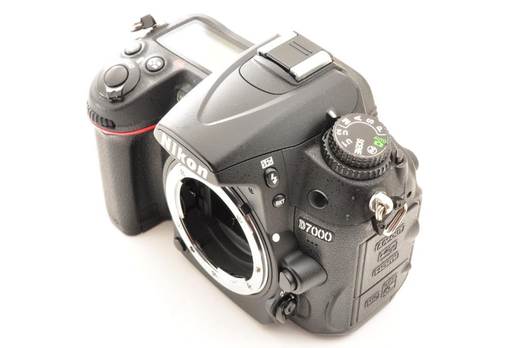 ニコン D7000 デジタル一眼レフカメラ Nikon ショット数 15701