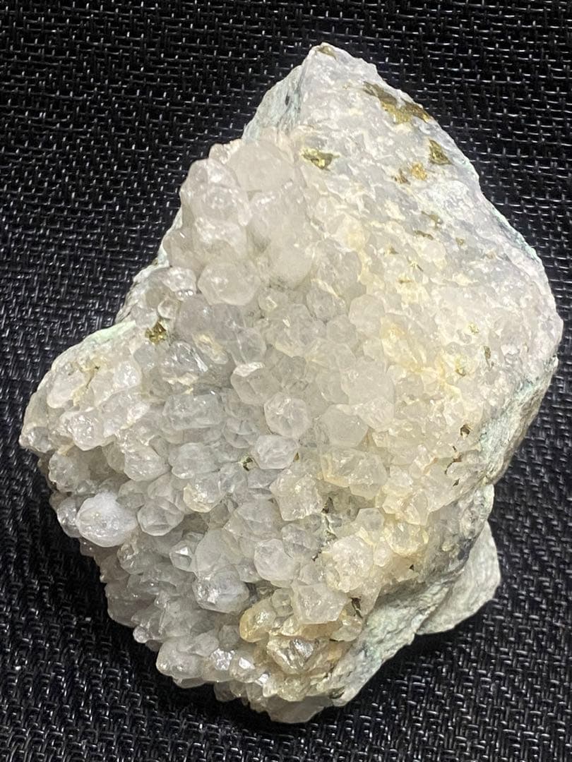 28 秋田県 天然石 国産鉱物 水晶クラスター 独特な形状