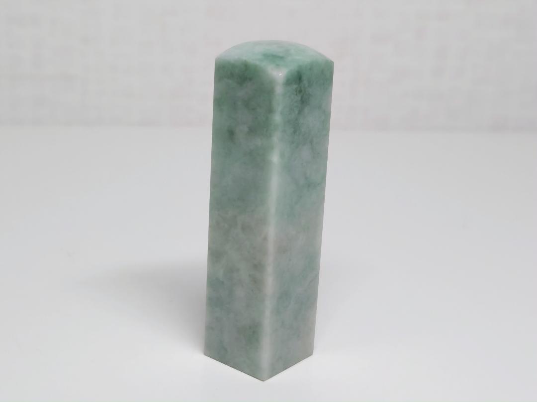 印材・角③ 44g 翡翠 ヒスイ 鑑賞石 原石 自然石 誕生石 鉱物 水石