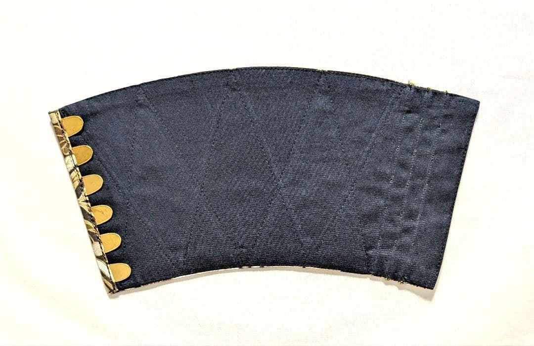 ハンドメイド手甲 こはぜ6枚 白菊 手首周り約17〜19cm - メルカリ