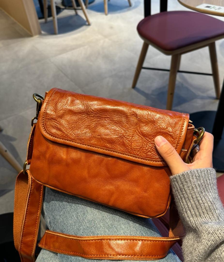 ショルダーバッグ　レザーバッグ